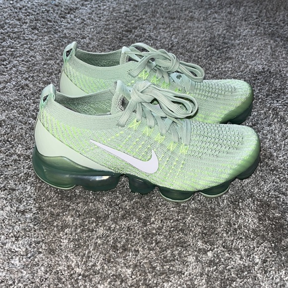 Nike Air Vapormax Flyknit 3 ‘Jade Aura’ - Picture 4 of 7
